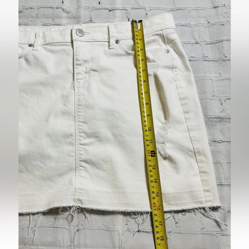 LOFT White Denim Mini Skirt Size 10 30 Straight Stretch Raw Hem Distressed
